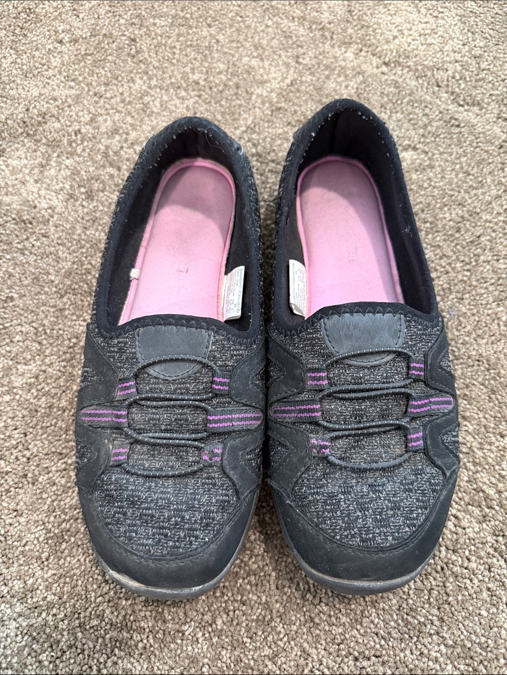 Women’s Slip-On Casual Sneakers in Black with Pink Insole